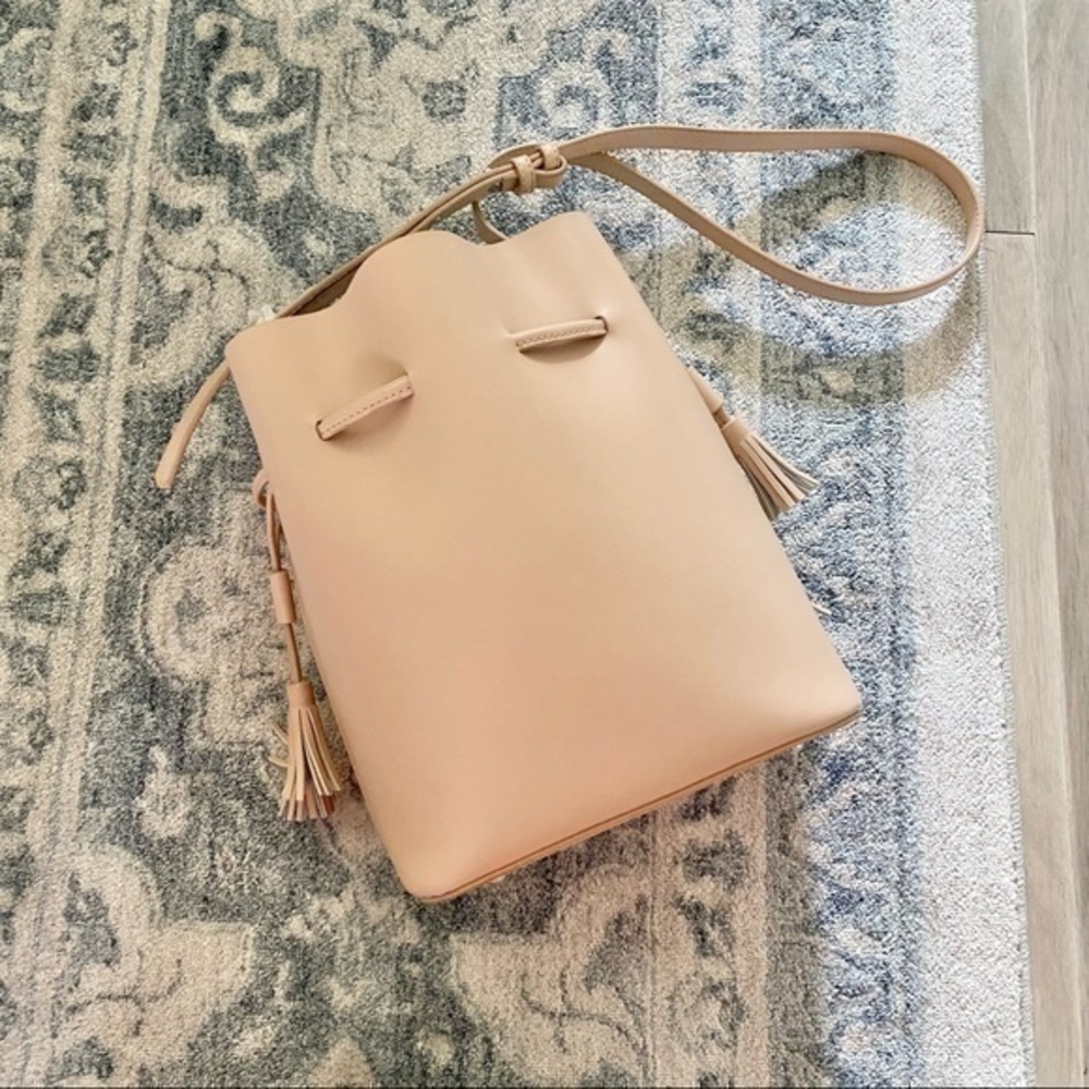 Elegant Pink Crossbody Bag - Picture 2 of 8